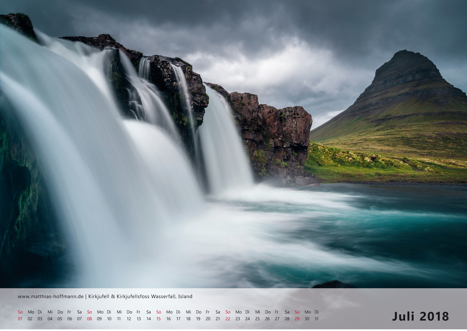 Kirkjufell & Kirkjufellsfoss Wasserfall, Island | Kalender 2018 - Juli